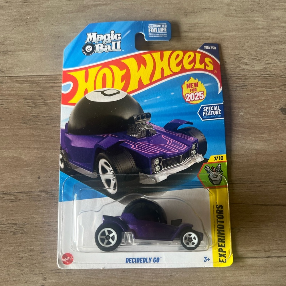 Hot Wheels Decidedly Go Magic 8 Ball Purple 2025 Experimotors 7/10 #104/250